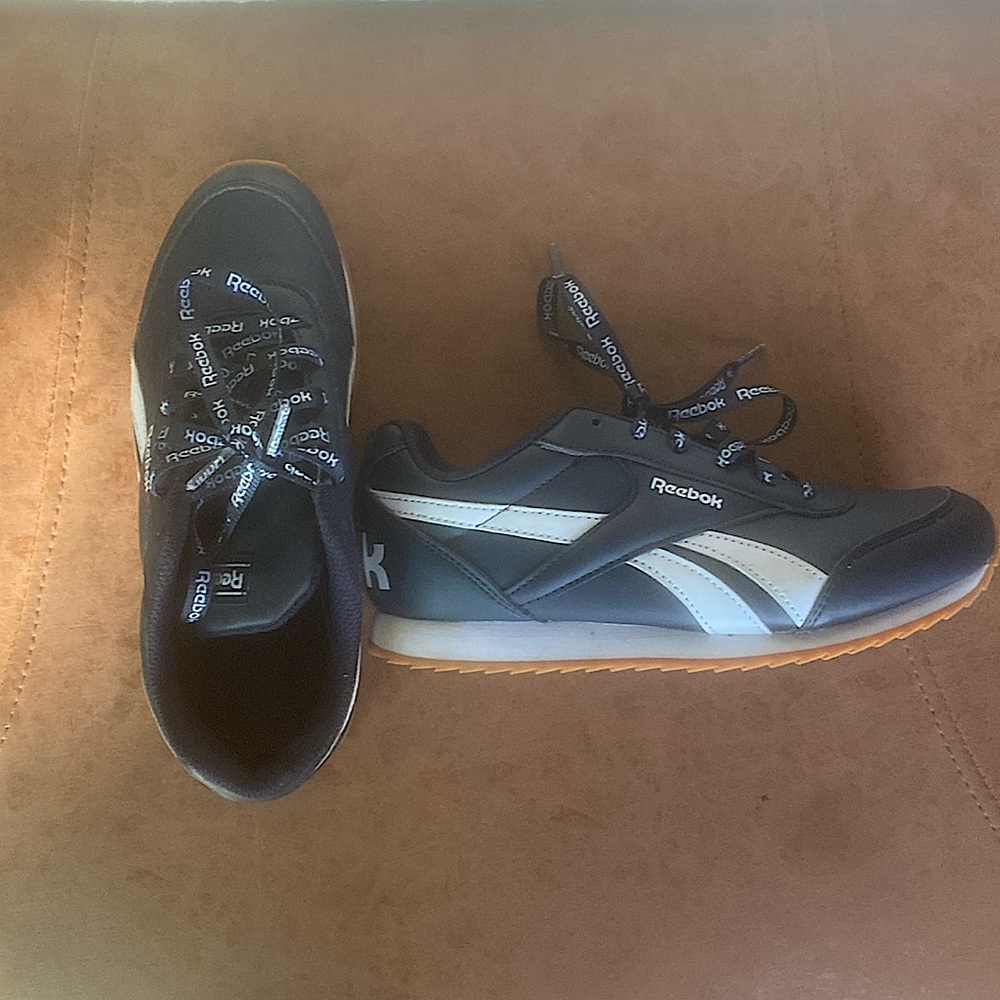 Boys Reebok low tops size 3